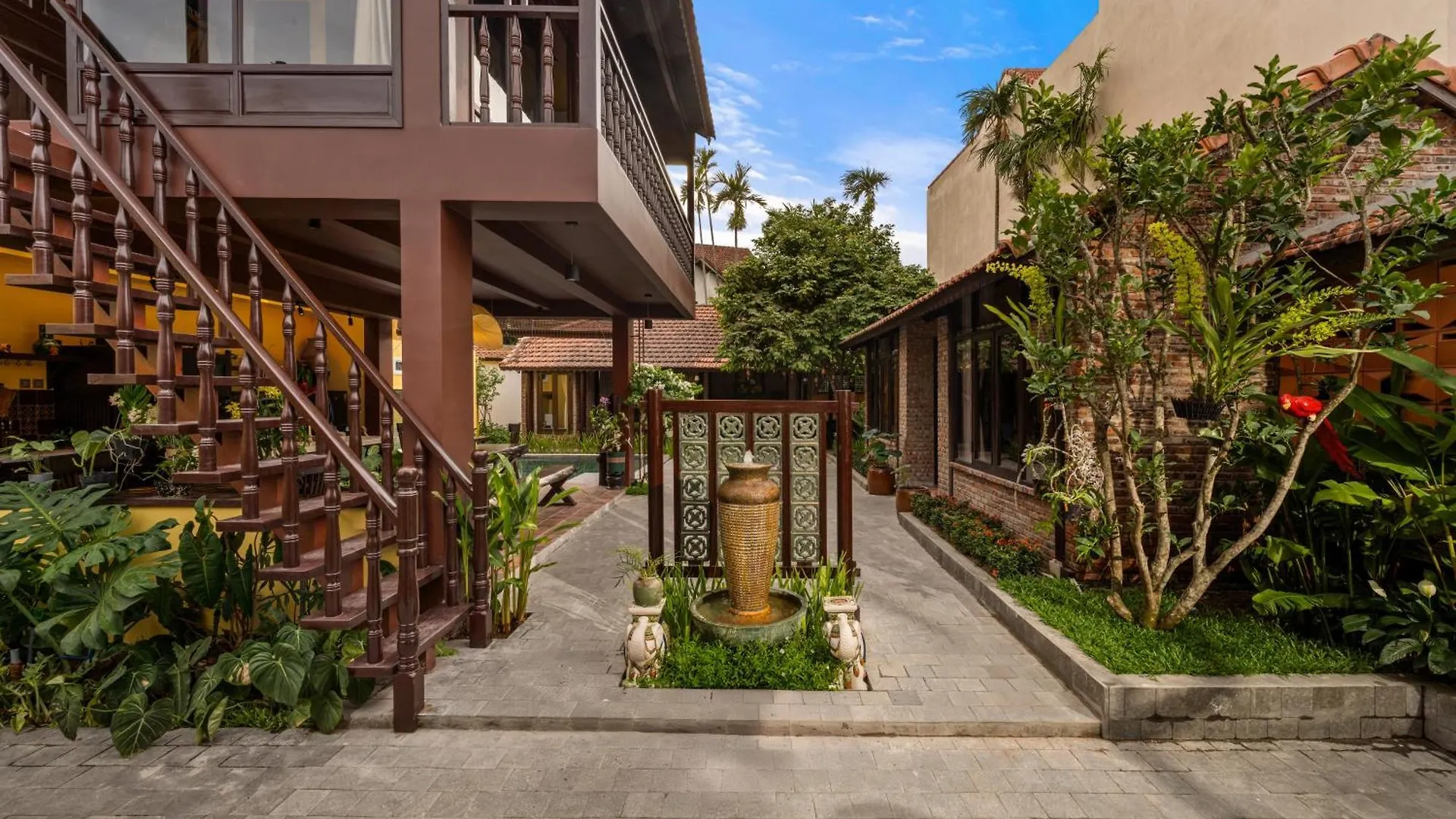 Demin Villa Hoi An - Pool And Bbq Garden