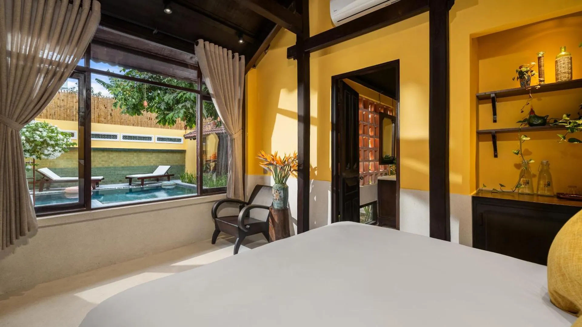 Demin Villa Hoi An - Pool And Bbq Garden