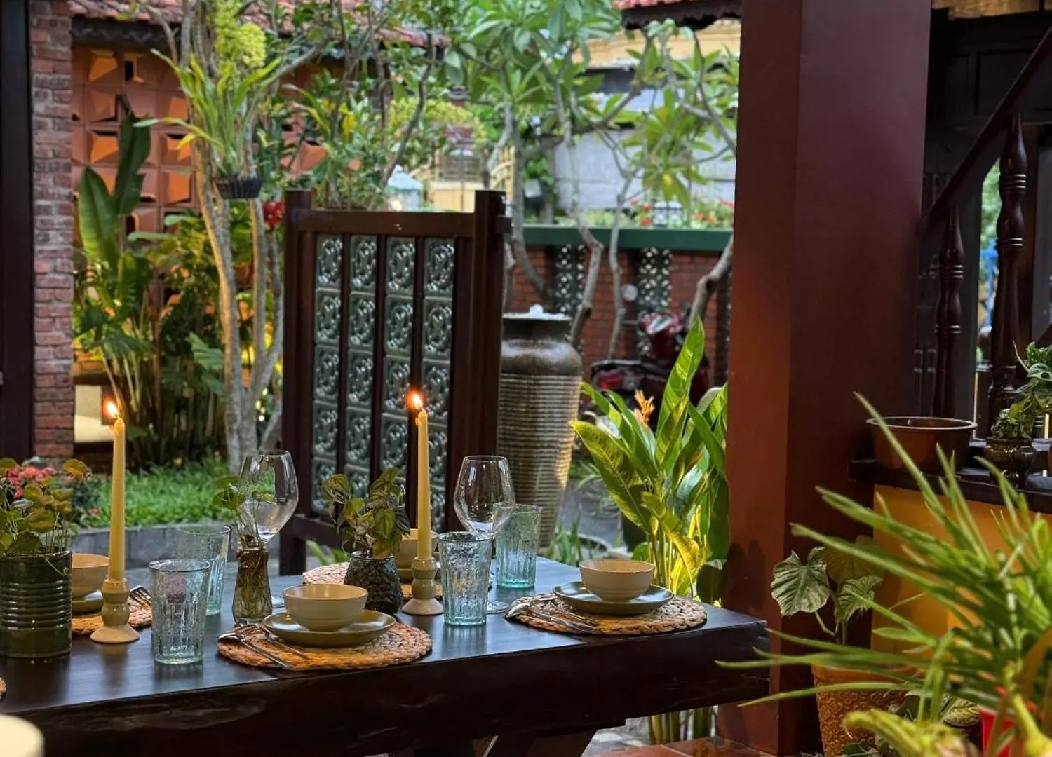 Demin Villa Hoi An - Pool And Bbq Garden